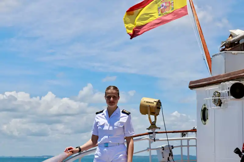 La Princesa Leonor, a bordo del Juan Sebastián Elcano en Brasil.