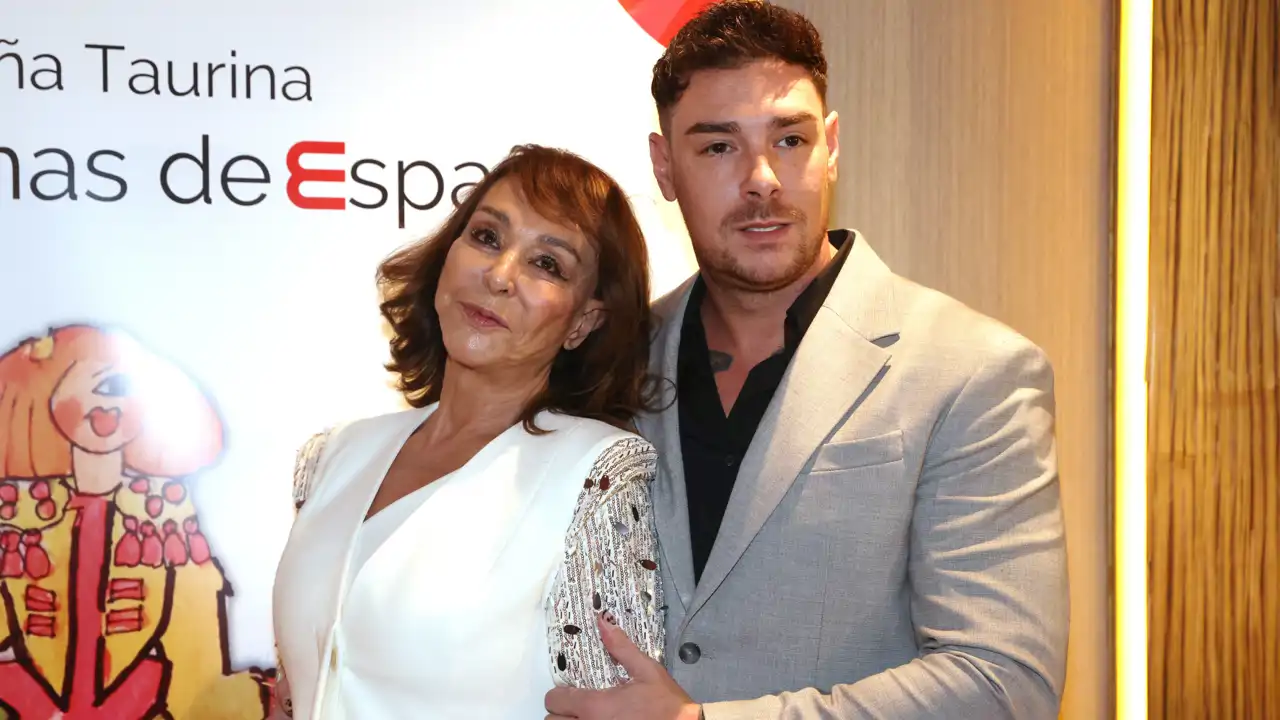 María Ángeles Grajal y Jacobo Ostos durante los Premios Meninas de España