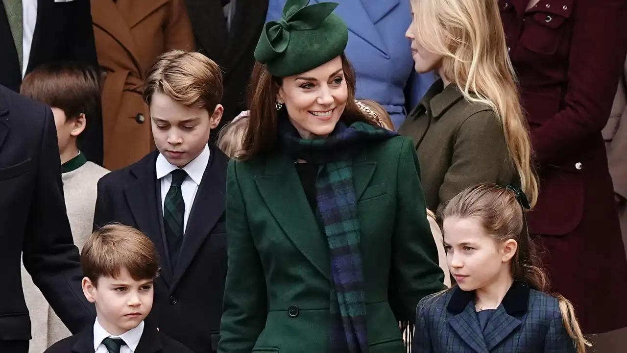 Kate Middleton junto a sus tres hijos