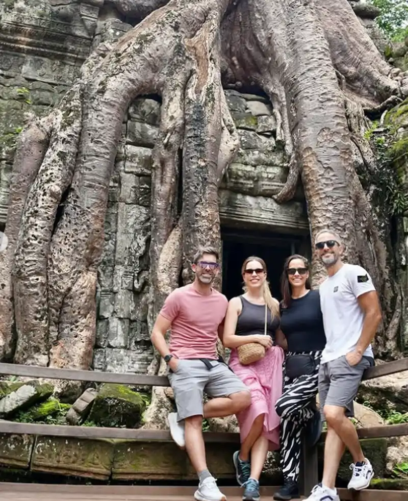 Roberto Leal y José Yélamo junto a sus respectivas mujeres