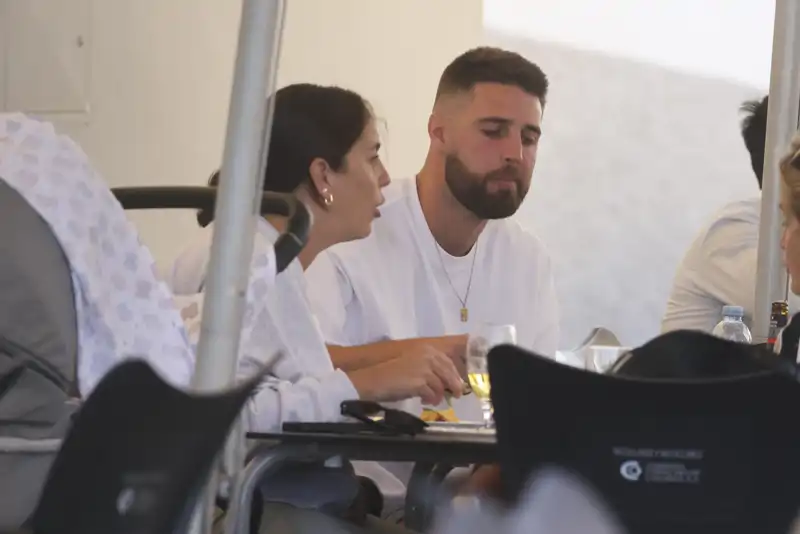 Anabel Pantoja y David Rodríguez en una terraza