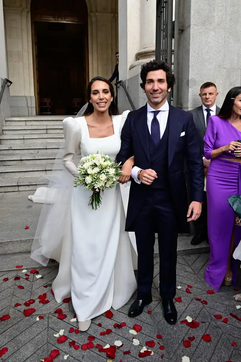 Carolina Trillo, hija de Encarna Salazar, y su marido Javier Rojas el día de su boda