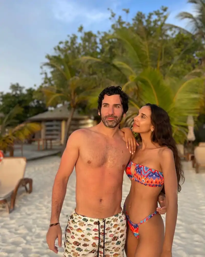 Carolina Trillo, hija de Encarna Salazar, y su marido Javier Rojas