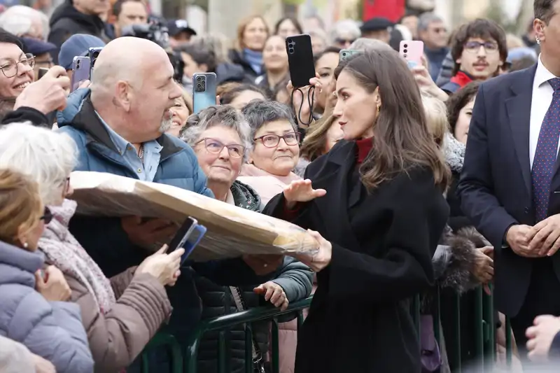 Alfonso Baigorri entrega a la Reina Letizia un gran pan