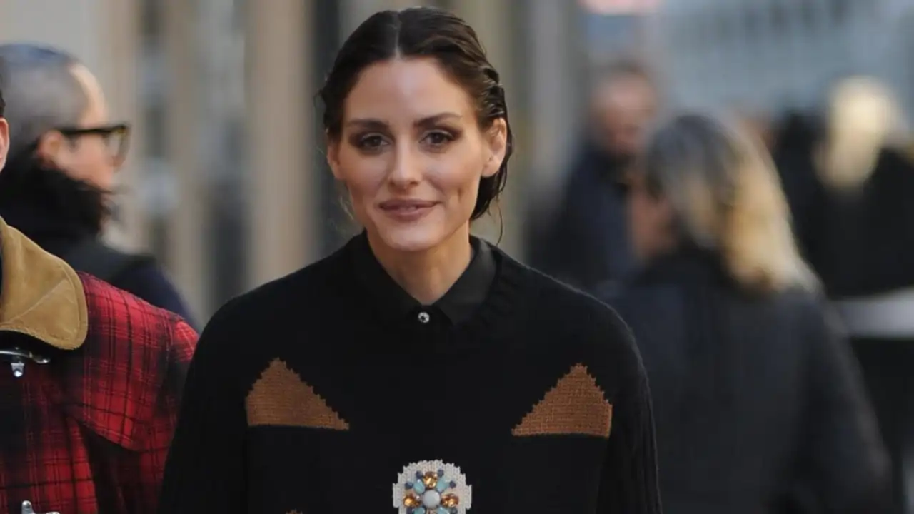 El look de la SEMANA: Olivia Palermo arrasa en Milán con un vestido de Max Mara y unas botas estilo 'dominatrix'  