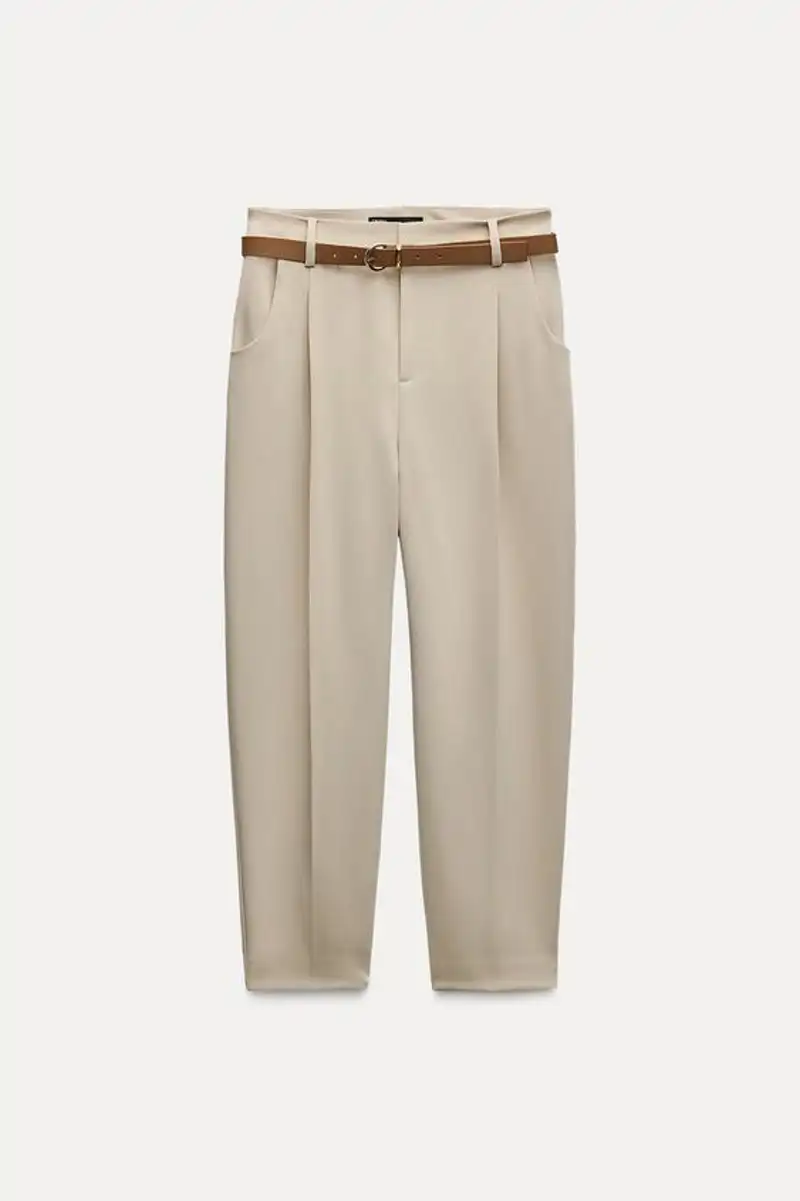 Pantalón pinzas cinturón de Zara 27,95 euros