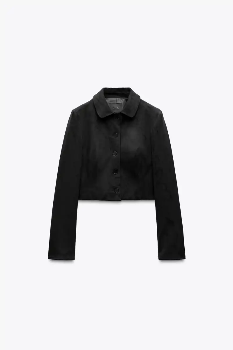 Chaqueta corta efecto ante de Zara 39,95 euros 