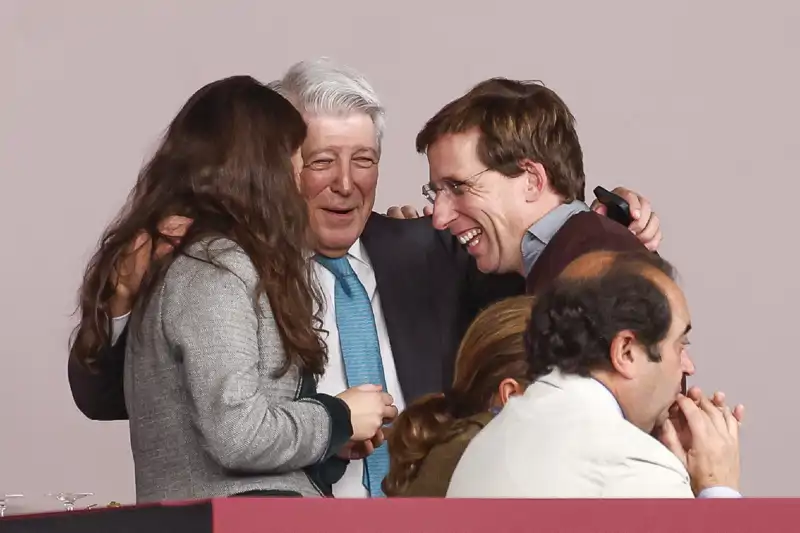 Enrique Cerezo y José Luis Martínez-Almeida