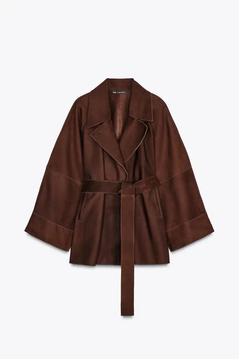 Trench corto oversize de Zara 249,99 euros 