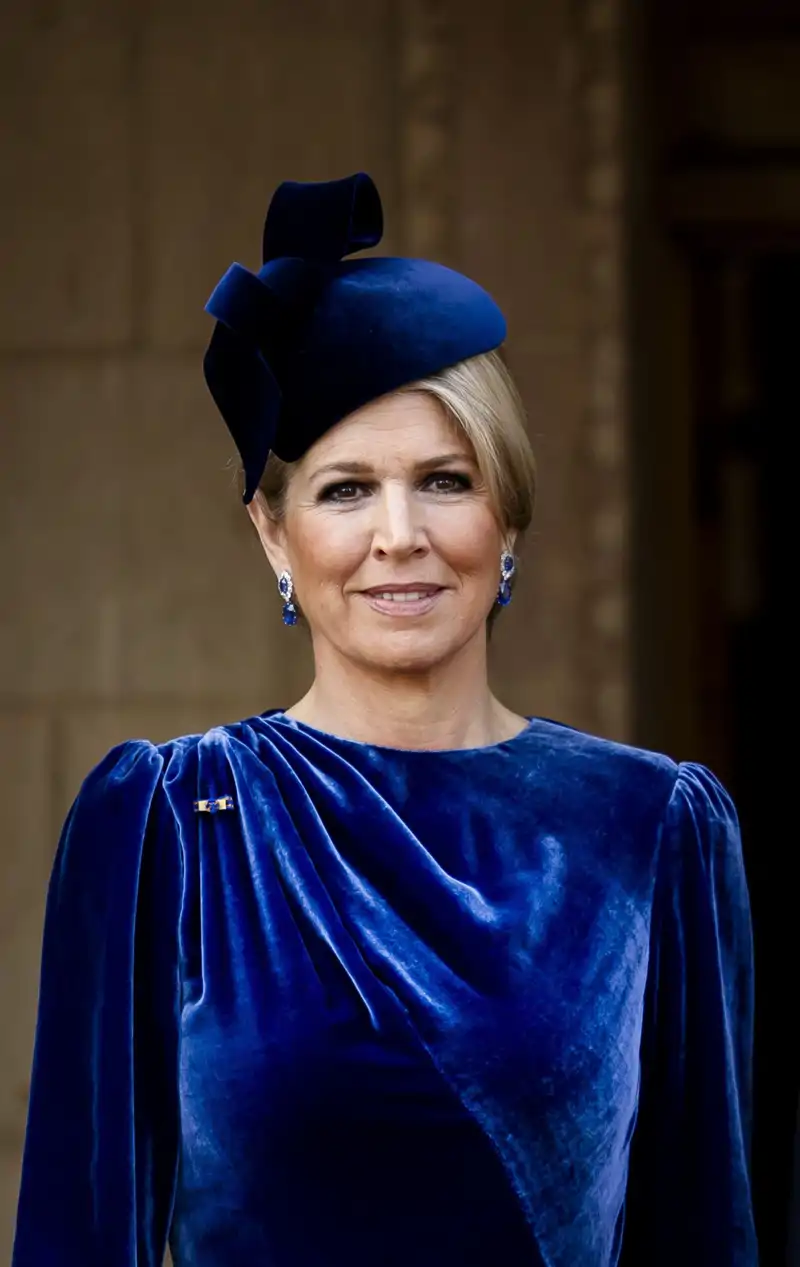 El tocado de Máxima de Holanda para acompañar su vestido de terciopelo azul 