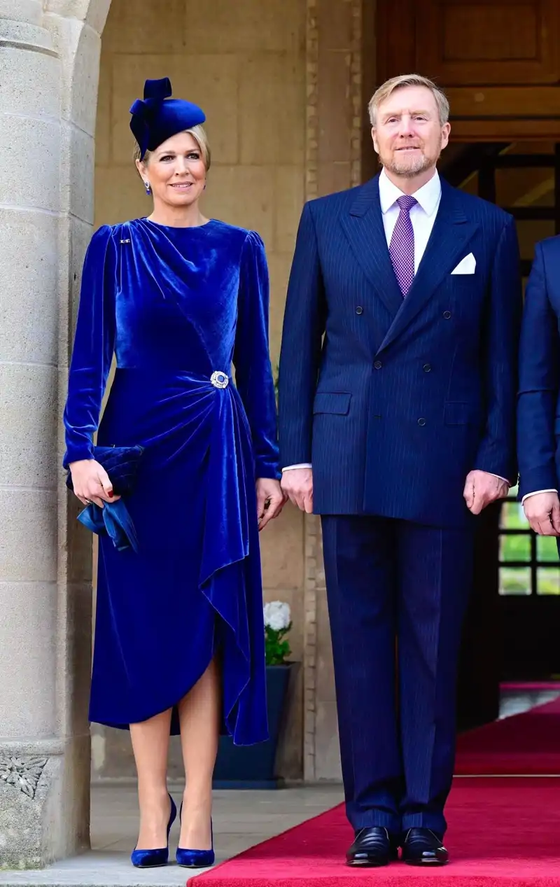 Máxima de Holanda saca de su armario un vestido de terciopelo azul en su última visita a Chipre  