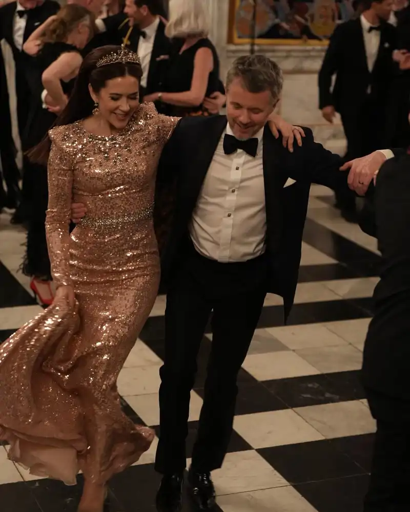 Federico X y Mary de Dinamarca, durante el baile posterior a la cena de gala.