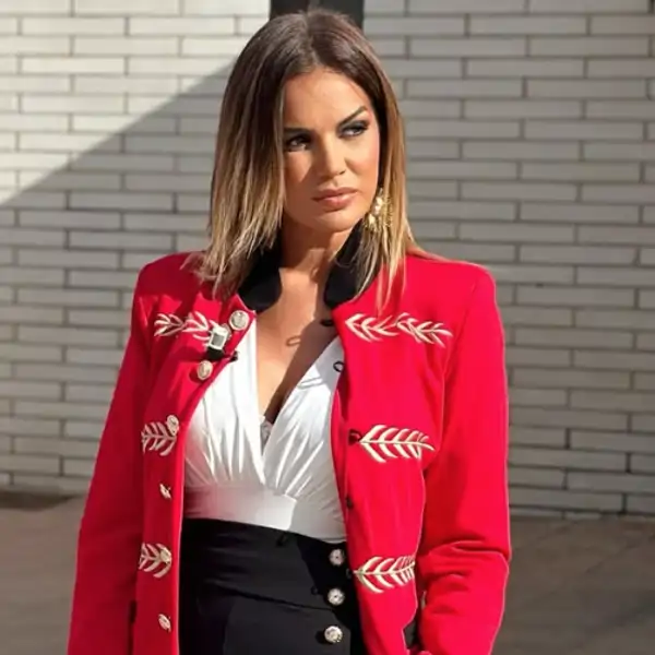 Marta López en las inmediaciones de Mediaset