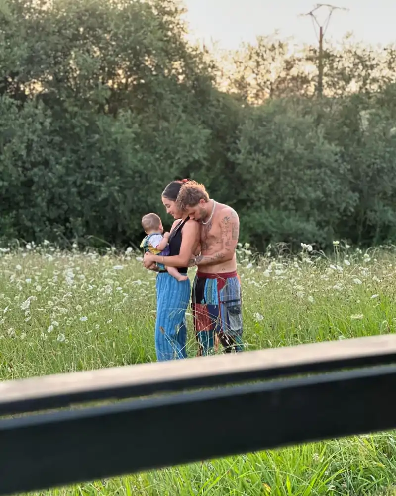 Dani Fernandez con su mujer y su hija