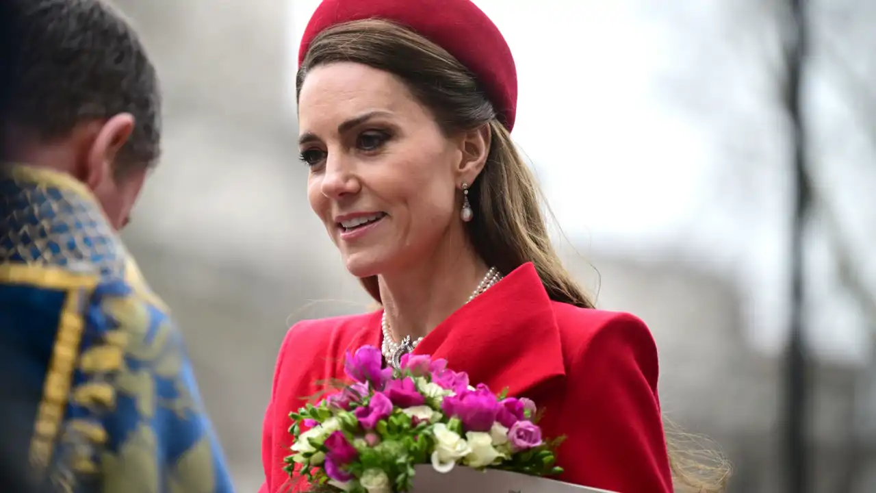 Diana Rubio, experta en protocolo, analiza la actitud de Kate Middleton según su último look: "Representa...."