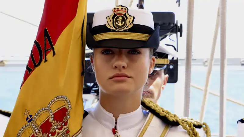 La Princesa Leonor en la jura de bandera en Uruguay