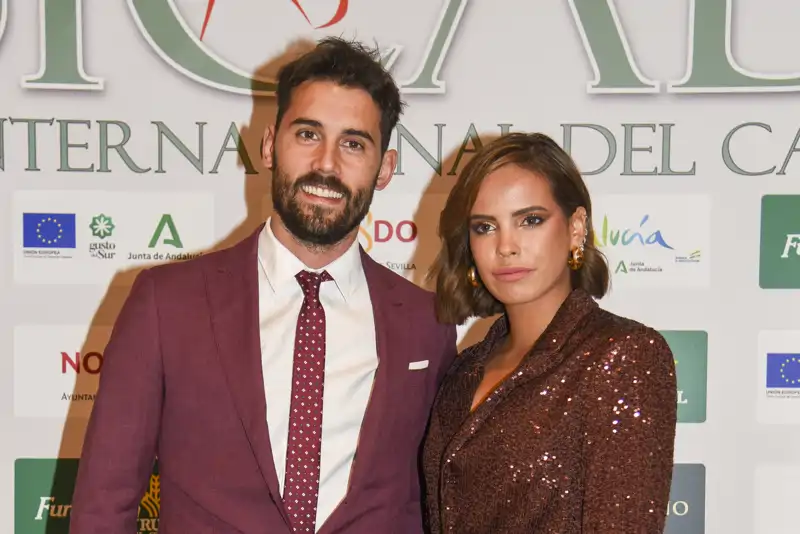 Gloria Camila y David García posan durante un evento