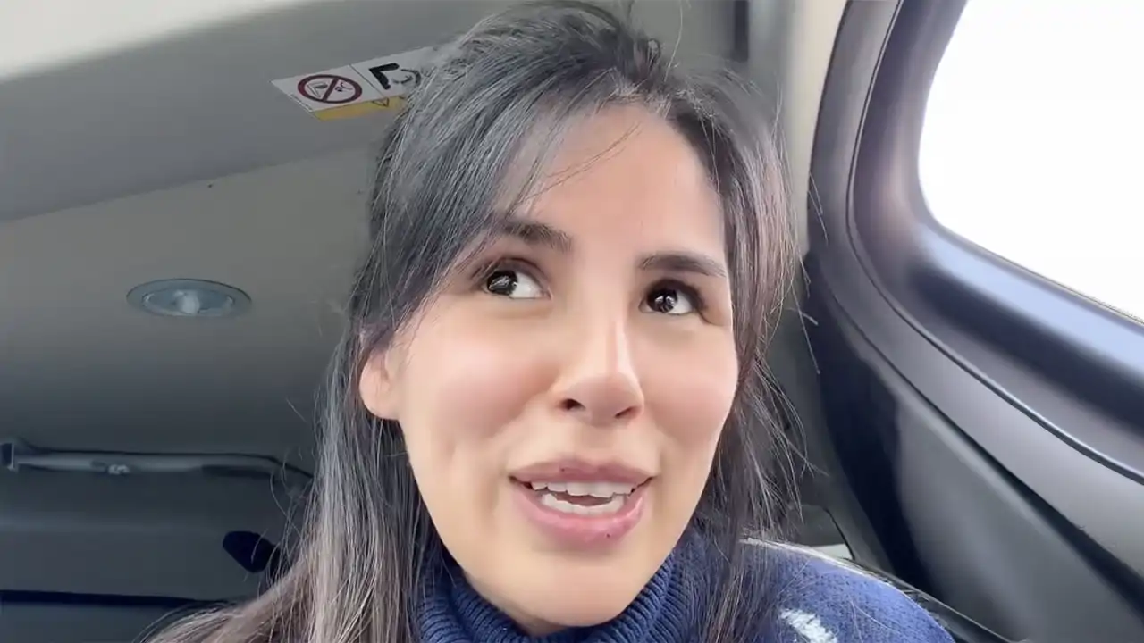 Isa Pantoja en un coche