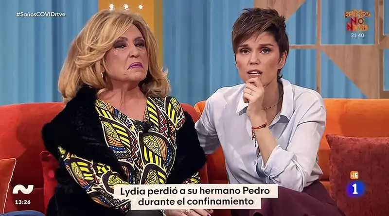 Lydia Lozano junto a su compañera en 'Mañaneros'