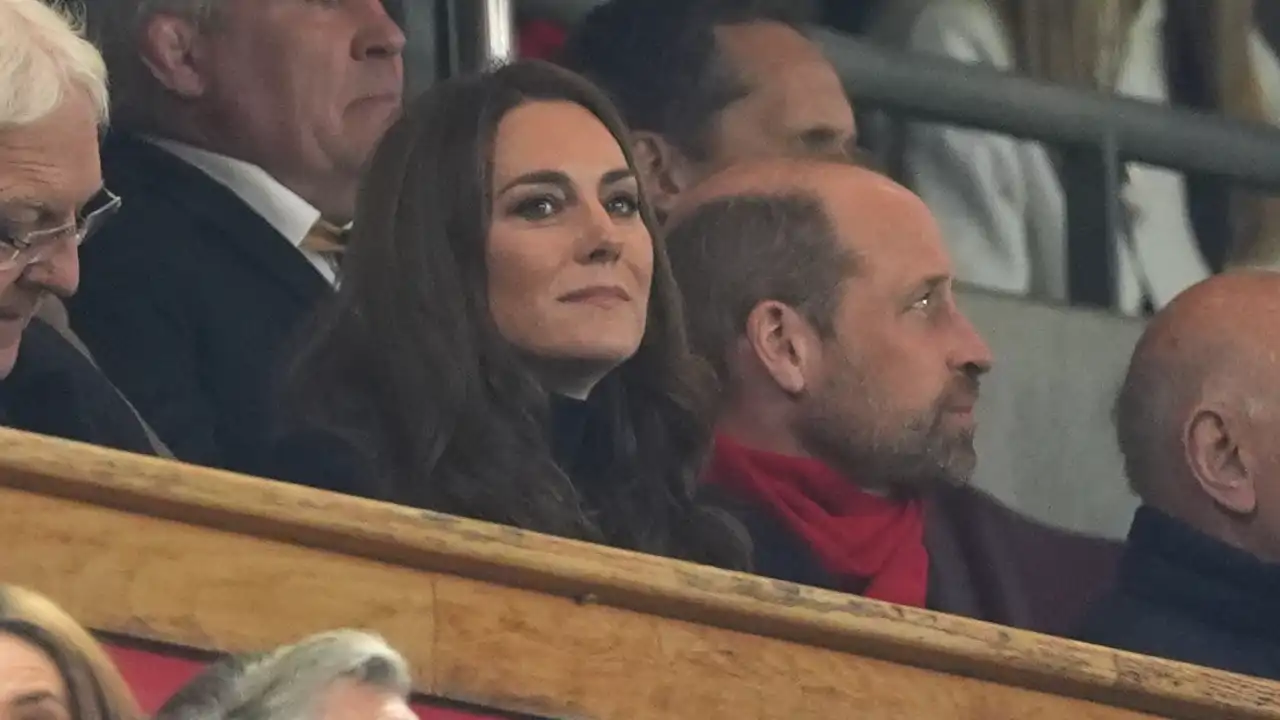 Kate Middleton y el Príncipe Guillermo en un partido de Rugby