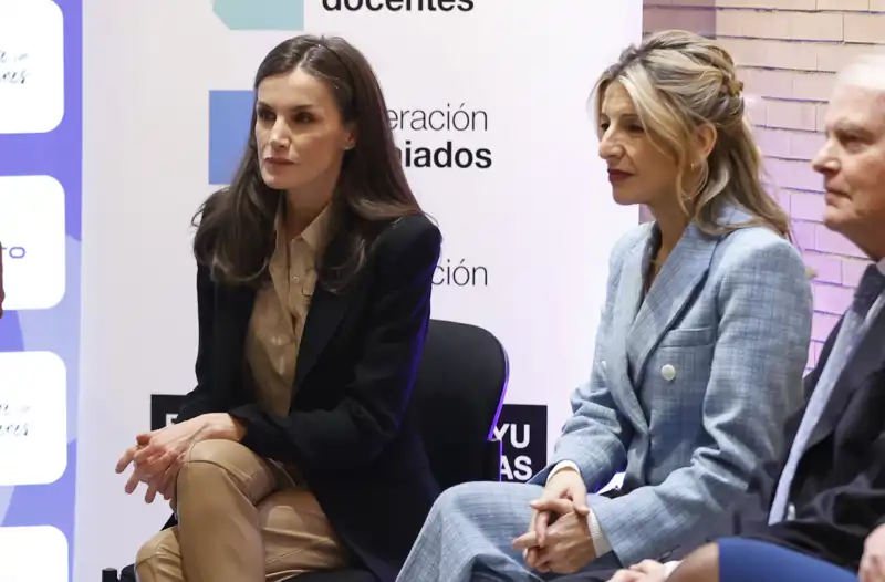 Yolanda Díaz y la Reina Letizia en Almería 