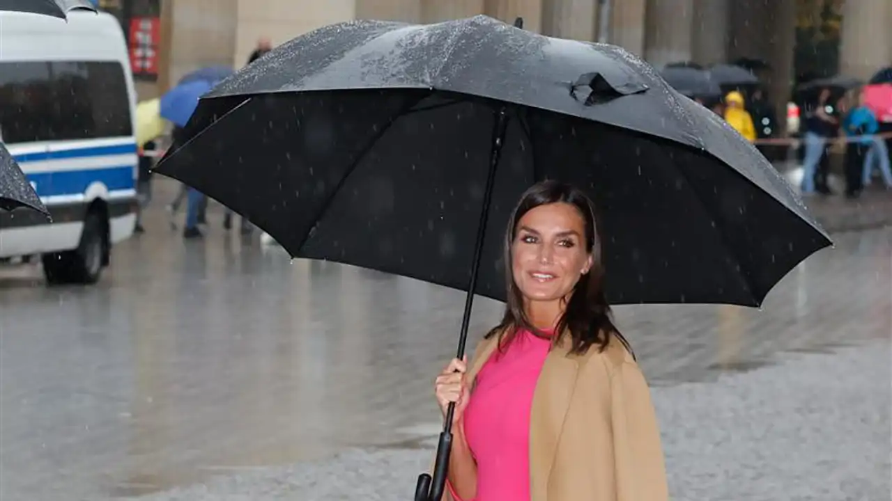 Adiós a los chubasqueros, estas 5 gabardinas 'water repellent' de Zara completarán tus looks en los días de lluvia: elegantes, cómodos y a la moda