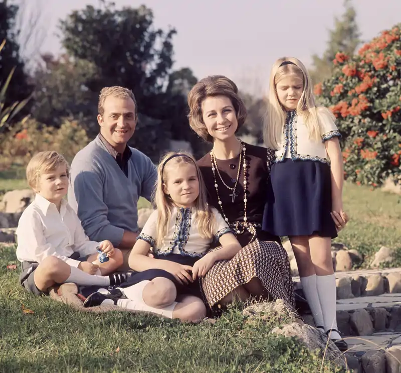 Juan Carlos y Sofía, unos jóvenes padres