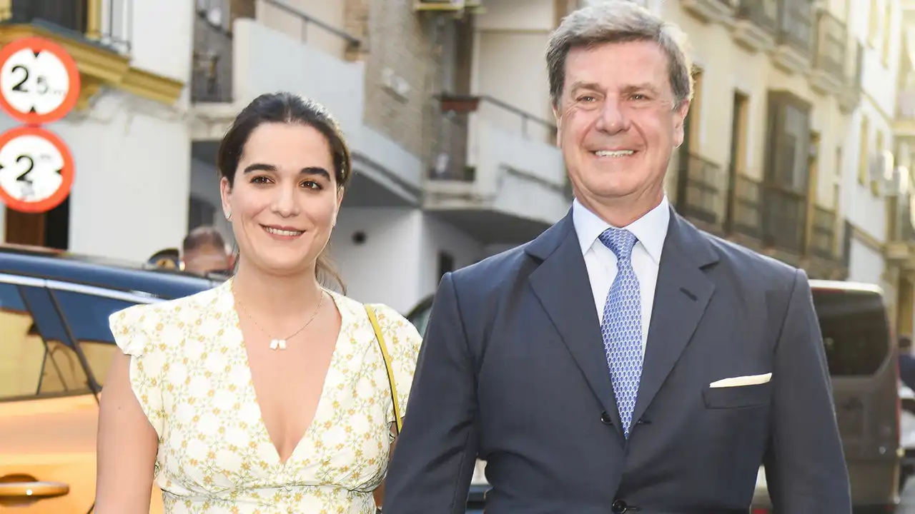 Cayetano Martínez de Irujo junto a su pareja Bárbara Mirjan.