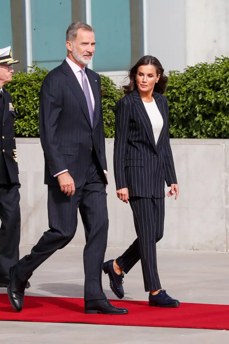 La Reina Letizia y el Rey Felipe antes de poner rumbo a Alemania en 2022 