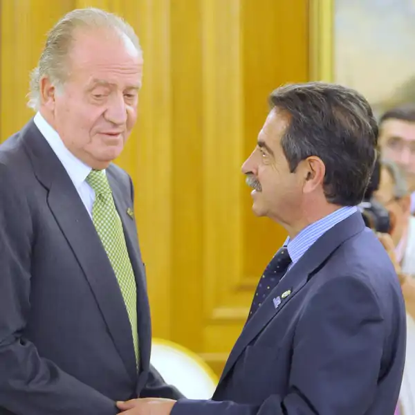 El Rey Juan Carlos y Miguel Ángel Revilla, foto de archivo