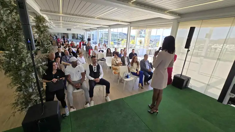 Liz Emiliano durante la presentación del evento
