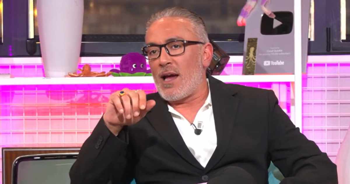 El mensaje de Kiko Hernández a sus compañeros tras su ausencia en el  estreno de 'La familia de la tele'