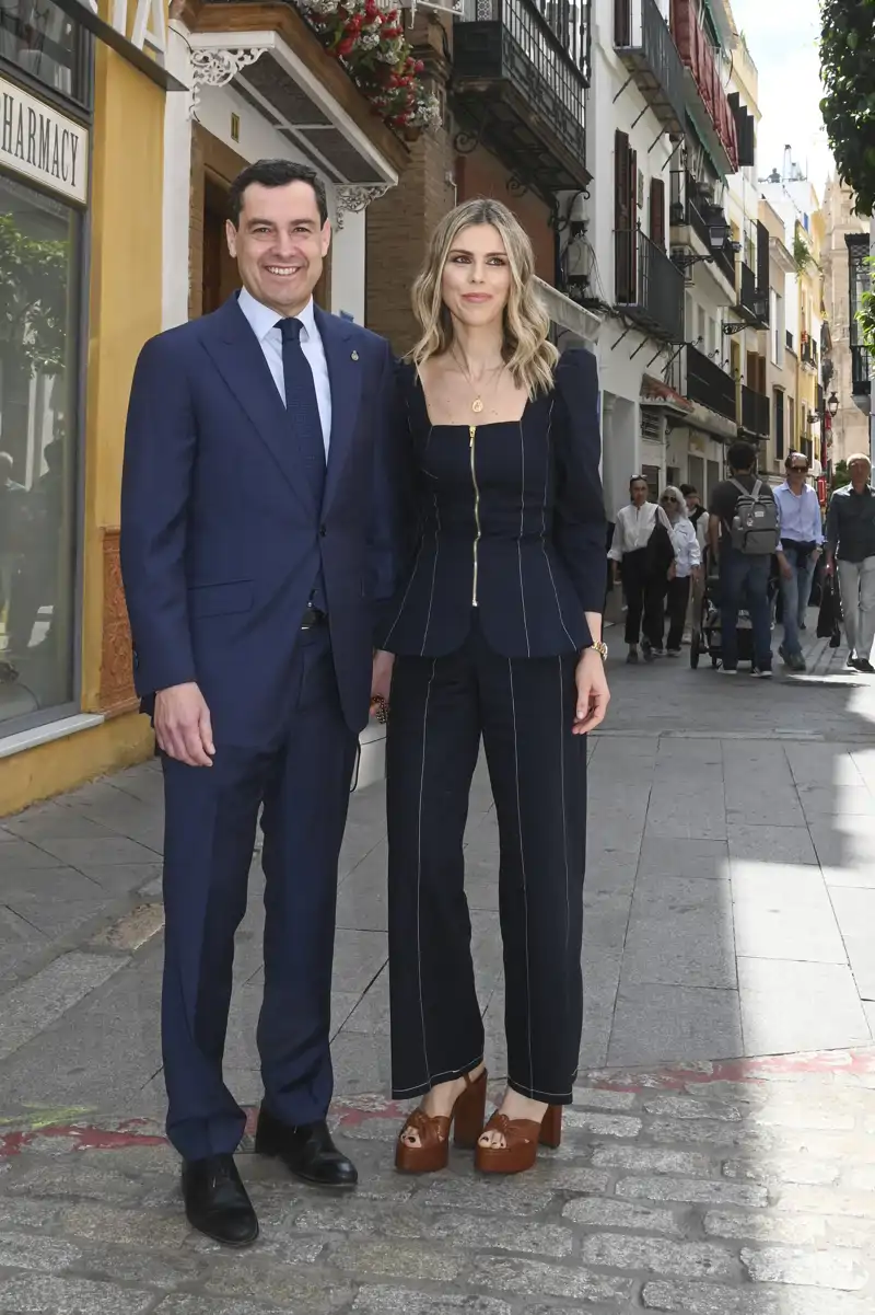 Jose Manuel Moreno Bonilla y Manuela Villena en Sevilla de Domingo de Ramos