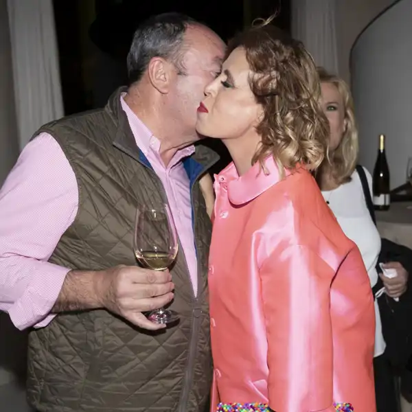 Ágatha Ruiz de la Prada y Luis Miguel Rodríguez protagonizan un cariñoso reencuentro