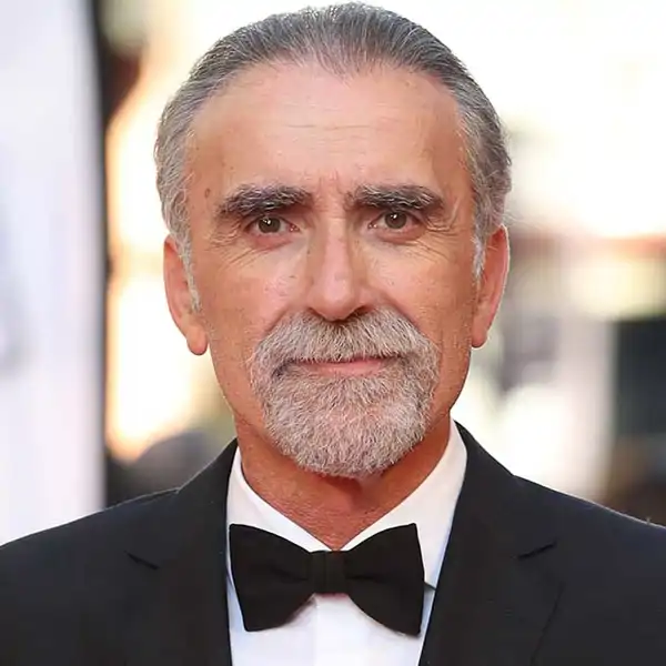 Juan y Medio