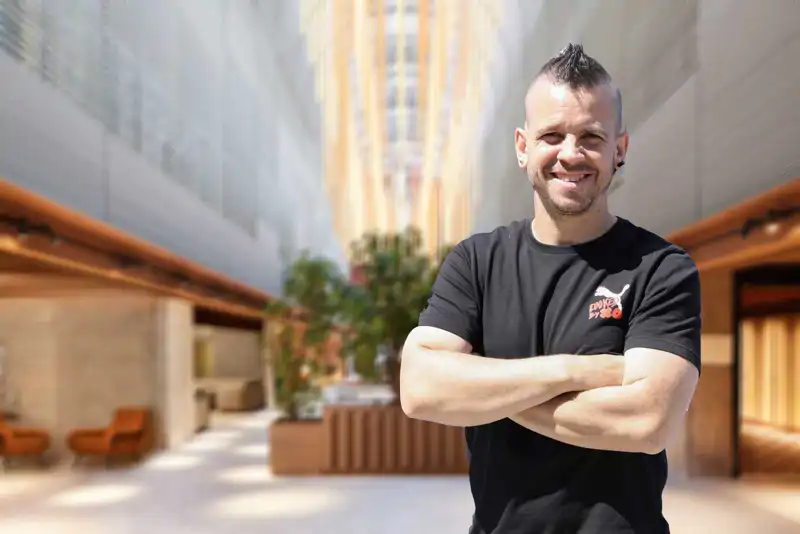 Dabiz Muñoz se aloja en un exclusivo hotel de Madrid. 