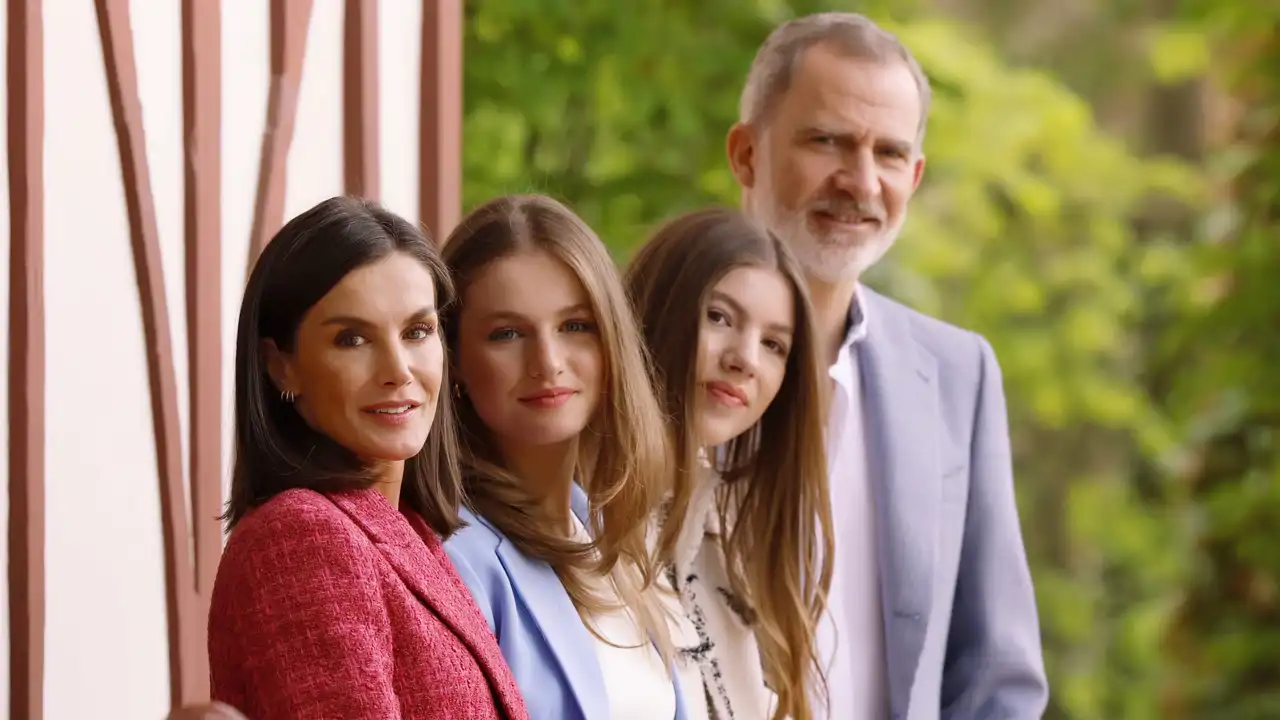 Nuestra Familia Real con motivo de la celebración del 20 aniversario del enlace real entre Don Felipe y Doña Letizia