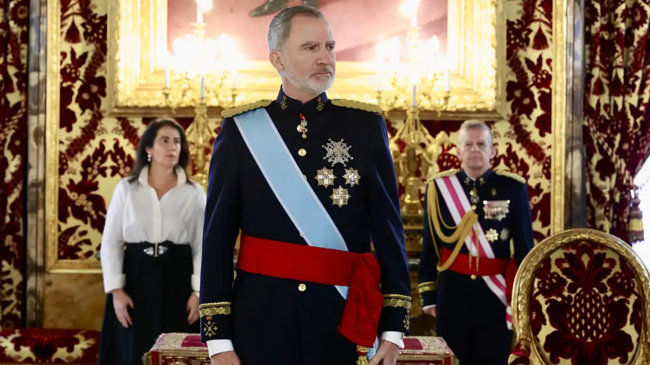 Su Majestad el Rey momentos antes de recibir a los embajadores que presentan sus Cartas Credenciales