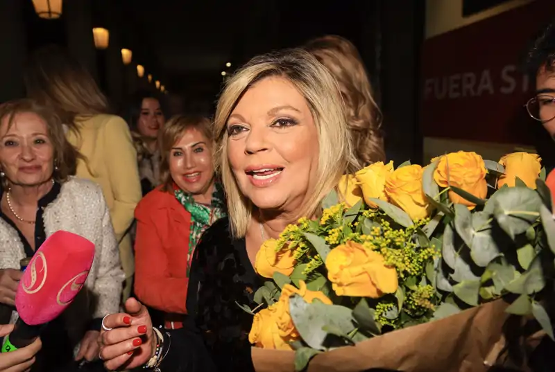 Terelu Campos sale del Teatro Zorrilla de Valladolid