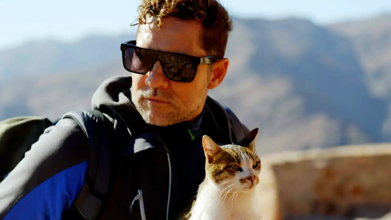 David Bisbal relata emocionado cómo afronta la dura enfermedad de su padre: "Se enfada conmigo"