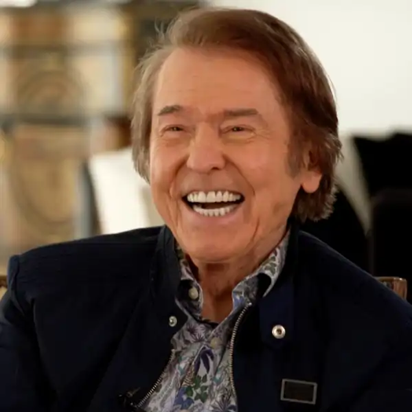 Raphael concede su primera entrevista tras su linfoma cerebral en el 'Telediario' de La 1 de RTVE