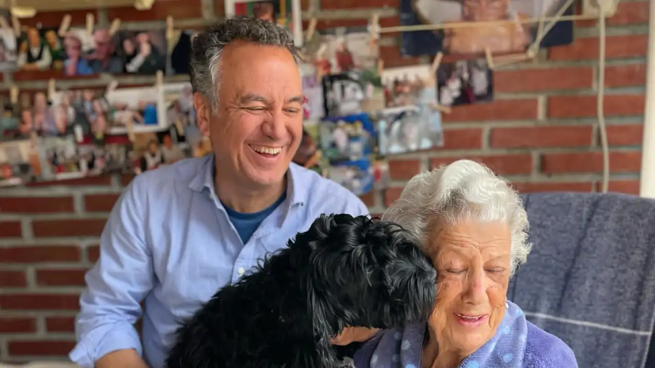 Roberto Brasero y su madre