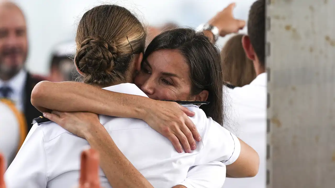 La psicóloga Lara Ferreiro analiza el papel de la Reina Letizia con la Princesa Leonor: “Es una madre helicóptero”