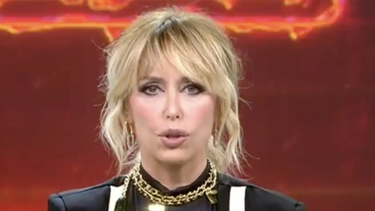 Emma García, obligada a paralizar 'Fiesta' para advertir a Kiko Jiménez tras sus duros señalamientos: "Te van a vetar"