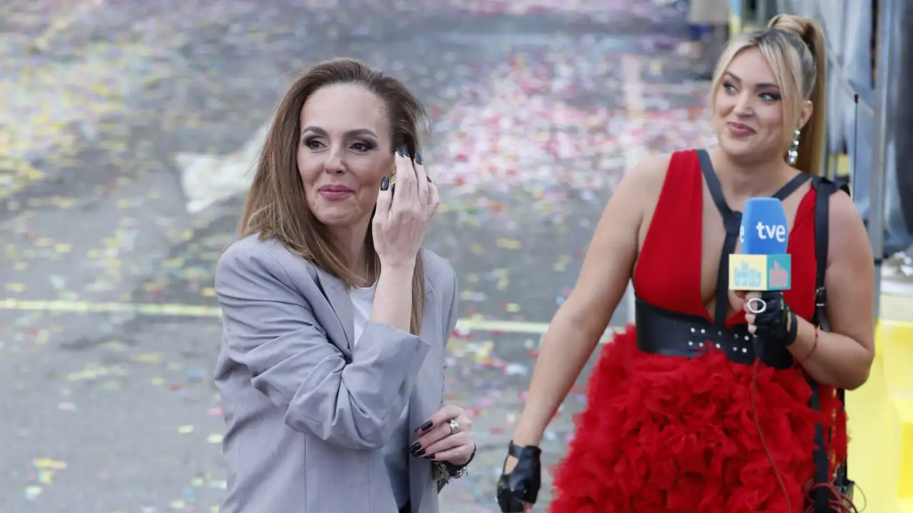 El llamativo encuentro tras las cámaras de Marta Riesco y Rocío Carrasco  durante el estreno de 'La familia de la tele'