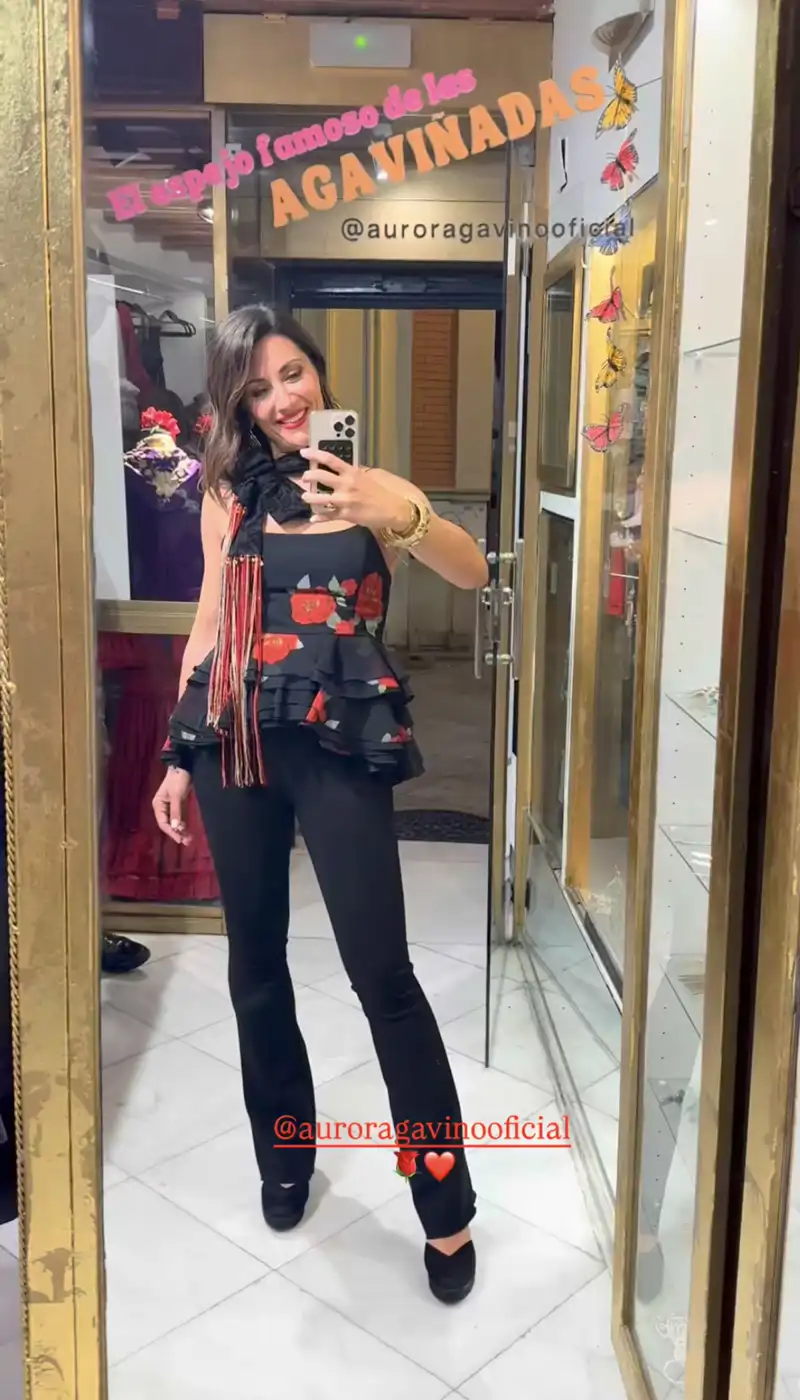 El dos piezas de Nagore Robles para asistir a la noche de El Pescaíto en Sevilla 