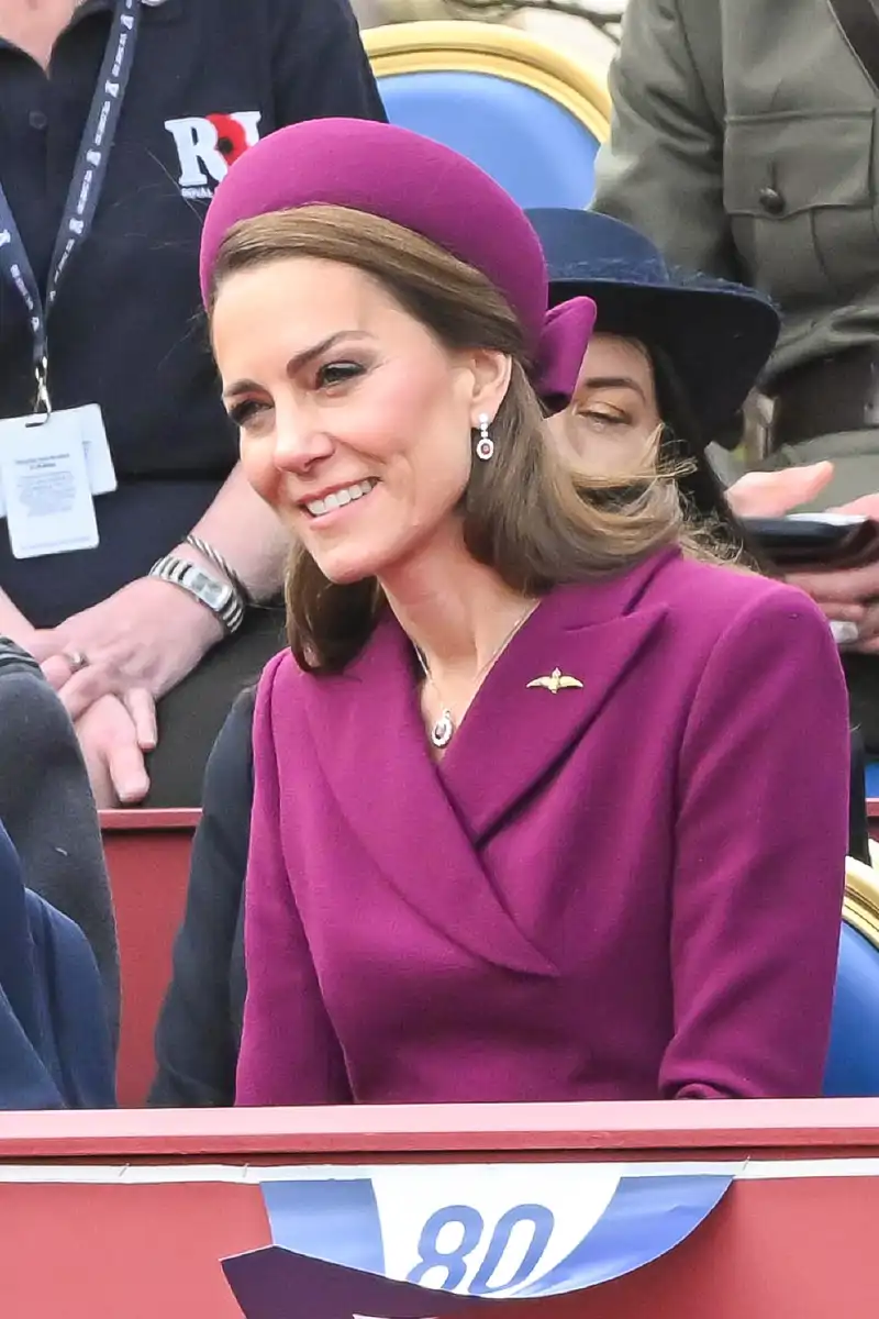 La princesa de Gales, con joyas de rubíes y tocado a juego con su estilismo.