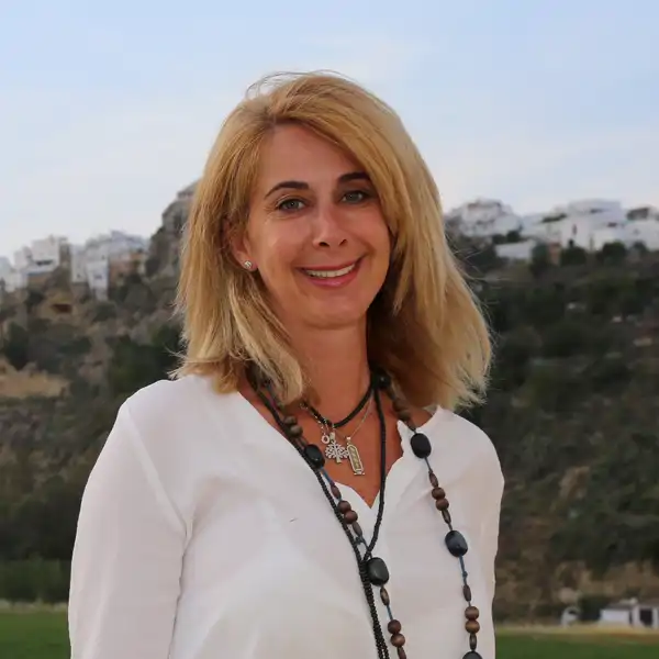 La nueva vida de Carmen Janeiro alejada de la prensa: Empresaria, afincada en Marbella y entregada al yoga