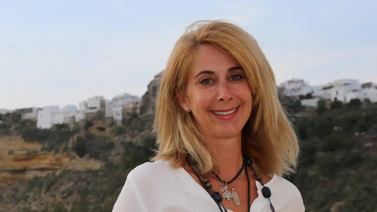 La nueva vida de Carmen Janeiro alejada de la prensa: Empresaria, afincada en Marbella y entregada al yoga