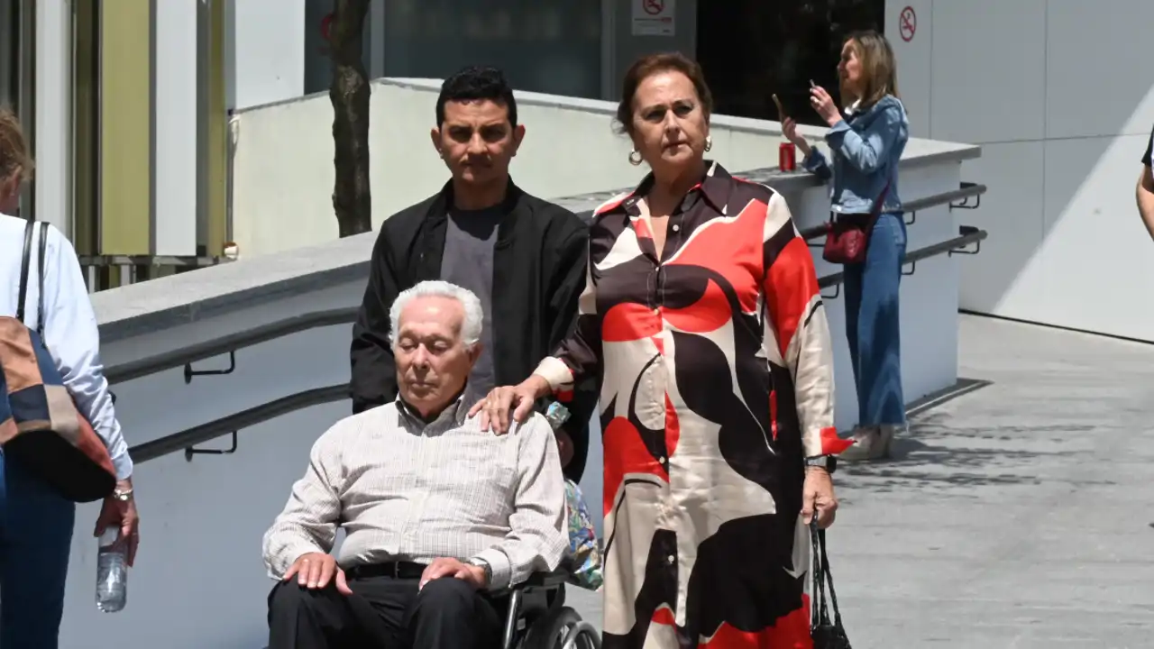 Última hora sobre el estado de salud de Curro Romero: abandona el hospital junto a Carmen Tello